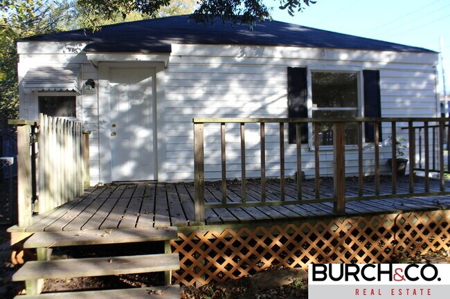 Foto del edificio - 2 Bedroom/ 1Bath Available