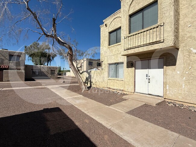 Foto del edificio - 1464 N 54th Ave