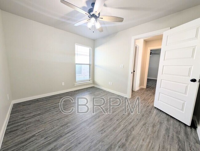 Foto del edificio - 1711 141st St