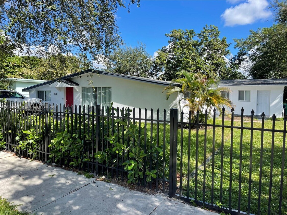 1331 NW 112th St Unit A, Miami, FL 33167 Room for Rent in Miami, FL