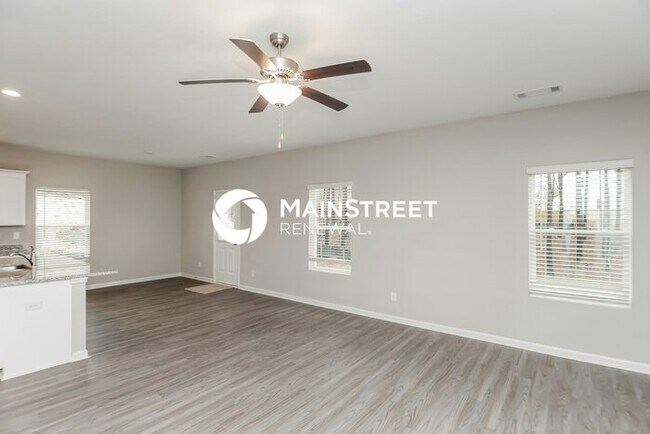 Building Photo - 3 Bedroom Pet-Friendly Home in Villa Rica, GA with Main Street Renewal
