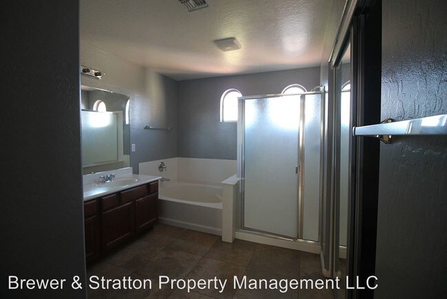 Foto del edificio - 17519 W Port Royale Ln
