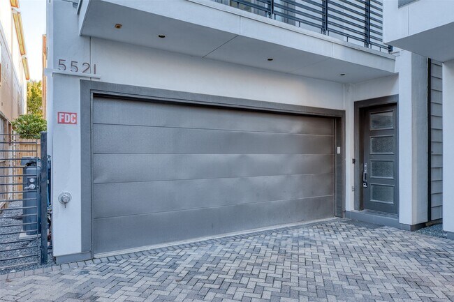 Foto del edificio - 5521 Kiam St