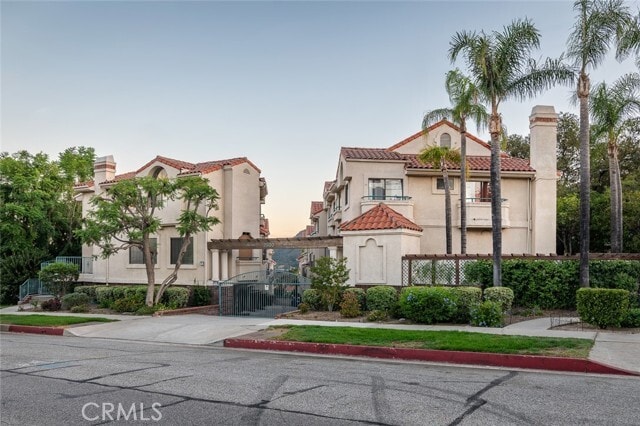 Foto del edificio - 2930 Montrose Ave