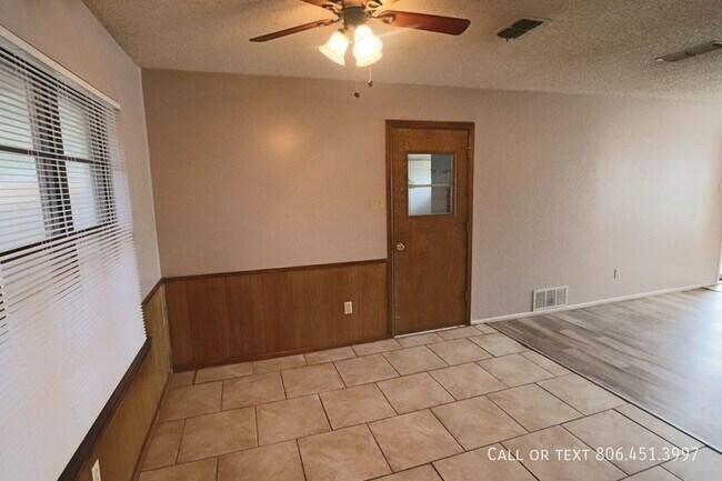 Building Photo - 3426 70th Dr