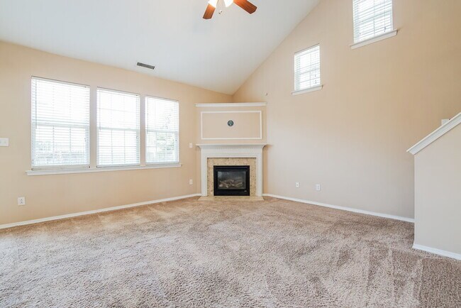 Foto del edificio - 1017 Dewberry Ct