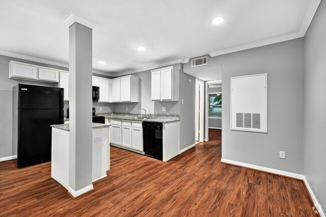 Interior Photo - 835 Heights