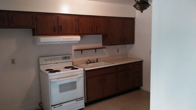 Kitchen - 2824 Burbank Ave