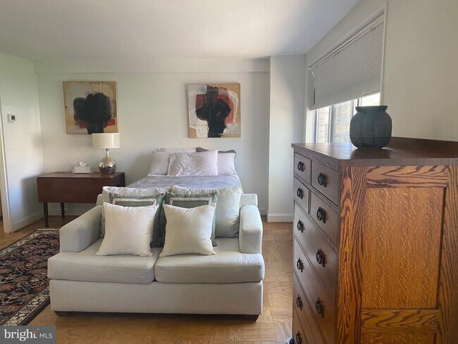 Foto del edificio - 1200 N Nash St