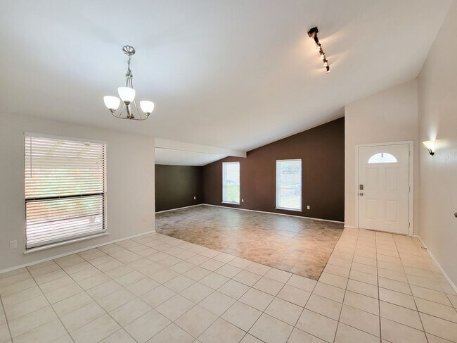 Foto del edificio - 16914 Judyleigh Dr