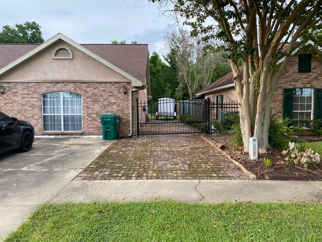 Building Photo - 309 Westpointe Cir