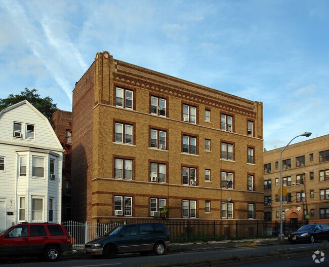 333337 Park Ave, Newark, NJ 07107 Apartments in Newark, NJ