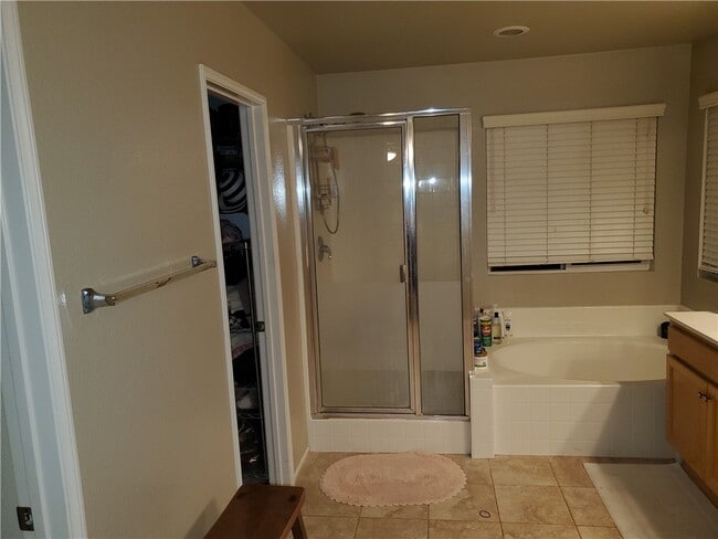 Building Photo - 42165 Calabria Dr