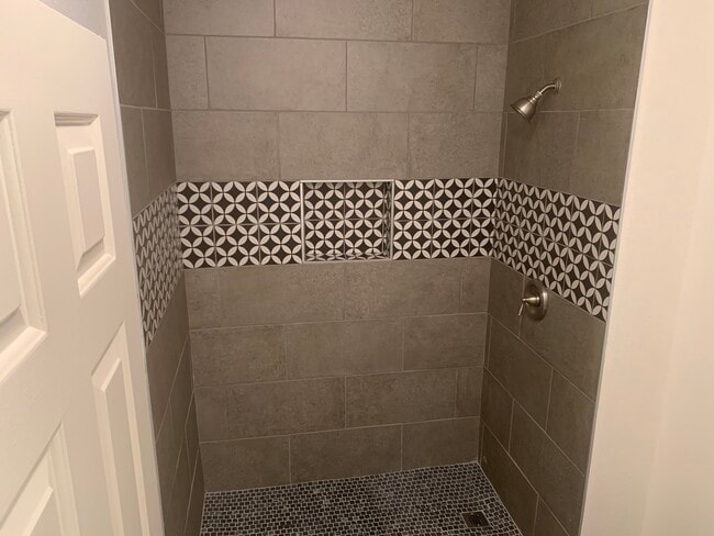 Primary Shower - 7575 E Indian Bend Rd
