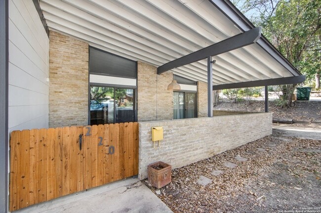 Photo - 220 Blakeley Dr Apartment