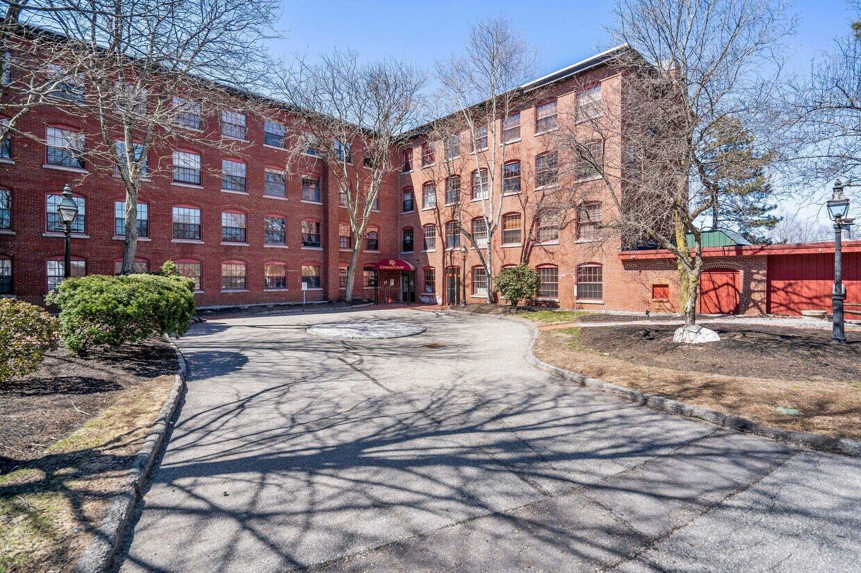 Primary Photo - 335 Cypress St