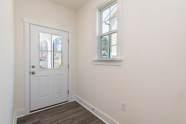 Building Photo - 6906 Doddridge Ln