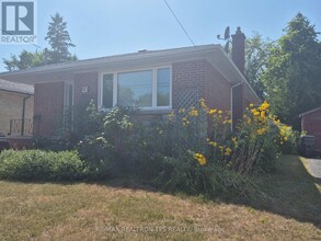 Building Photo - 90 Celeste Dr