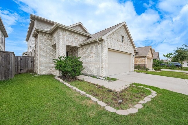 Building Photo - 18414 Hilltop Climb Dr