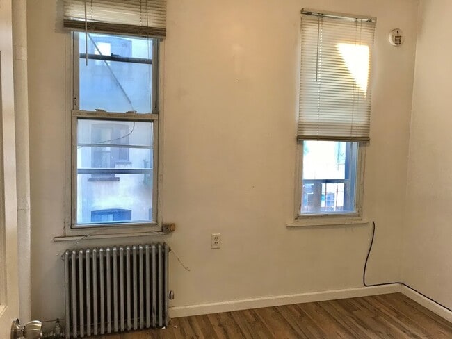 Building Photo - 67 Mott St