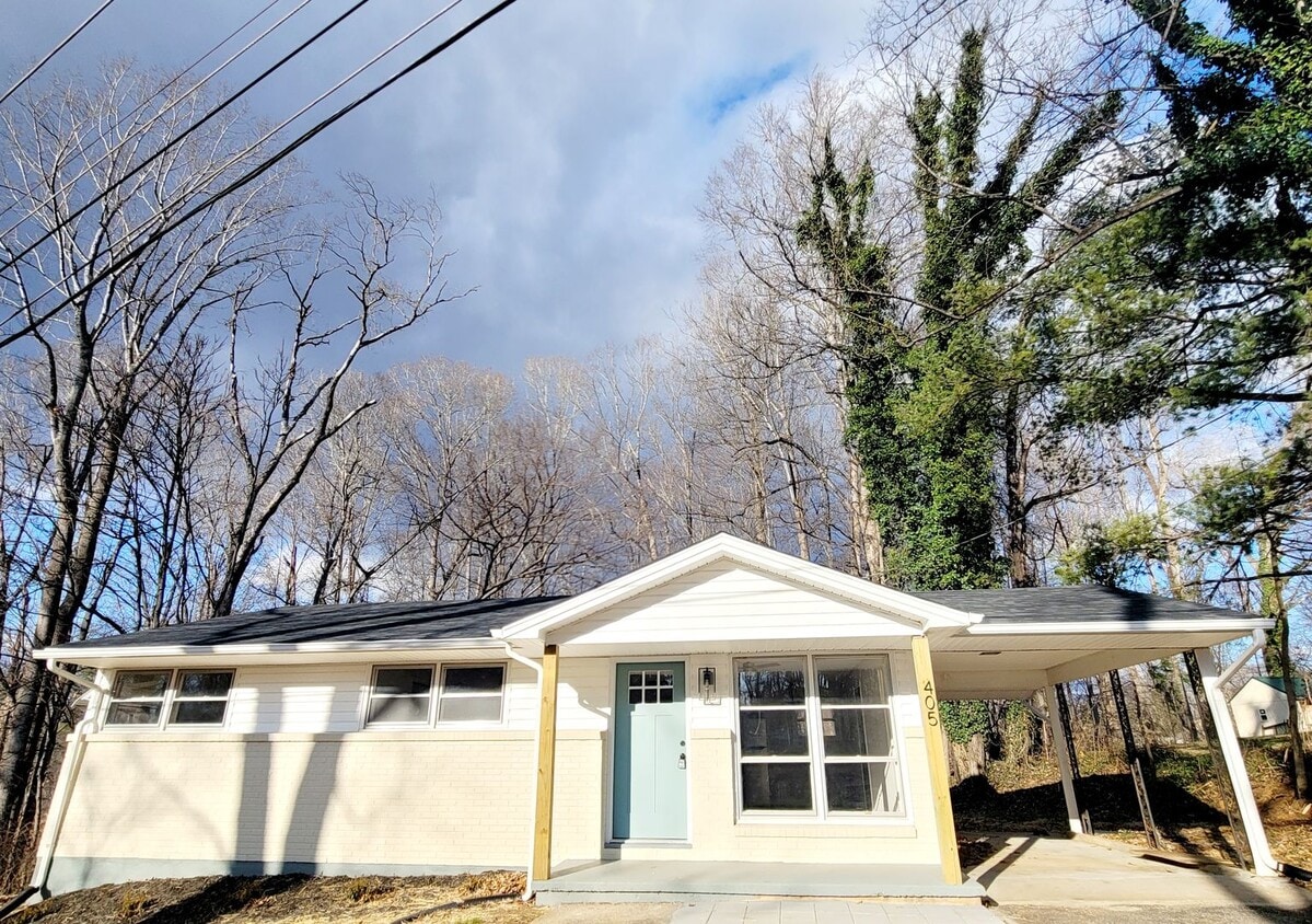 Three Bedroom Ranch Style House in Madison Heights - Three Bedroom Ranch Style House in Madison Heights
