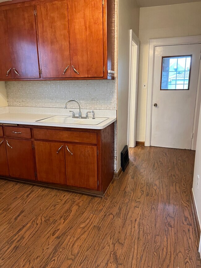 Foto del edificio - 2655 S 14th St