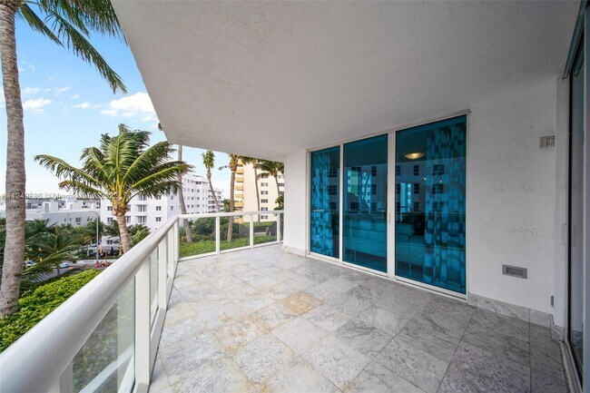 Foto del edificio - 3801 Collins Ave