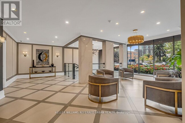 Photo du bâtiment - 5444 Yonge St