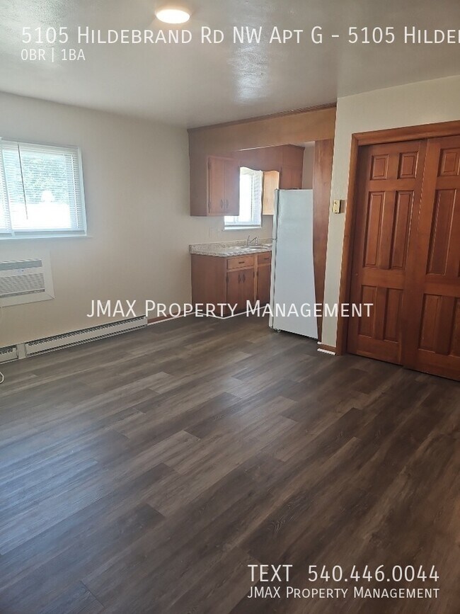 Foto del edificio - 5105 Hildebrand Rd NW