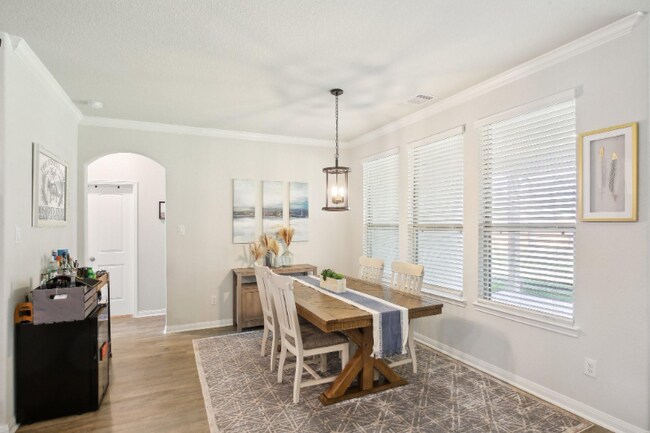 Foto del edificio - 16649 Crosby St