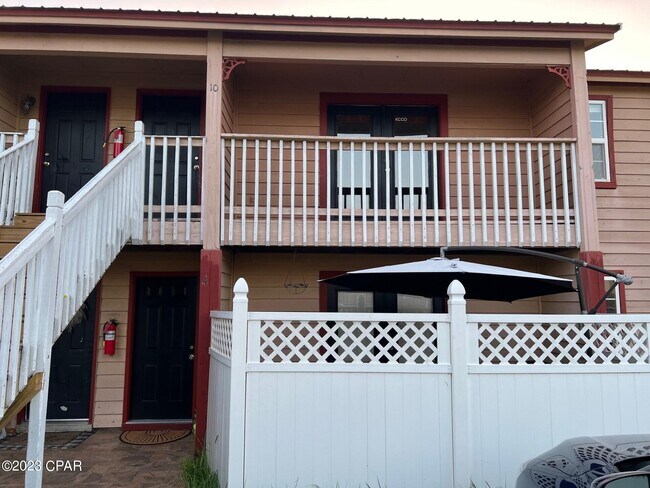 Building Photo - 6908 N Lagoon Dr