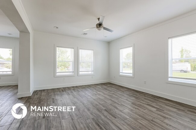 Building Photo - 4358 Larkspur St