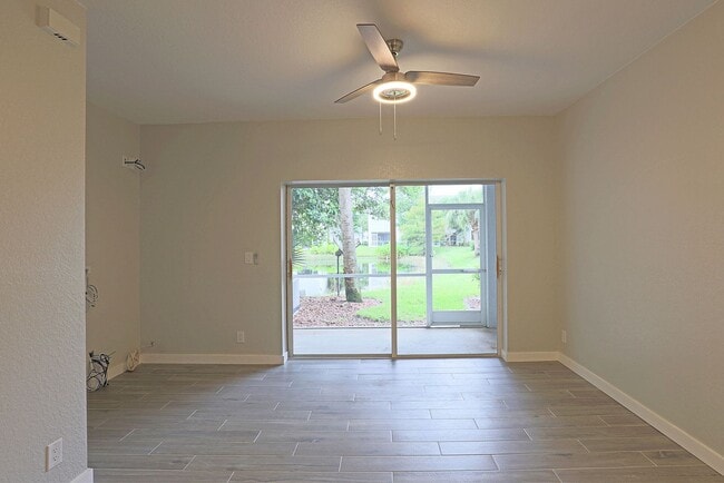 Building Photo - Cypress Landing 10067