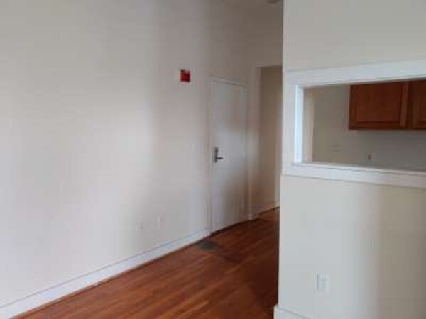Foto del edificio - 933 Worcester Rd