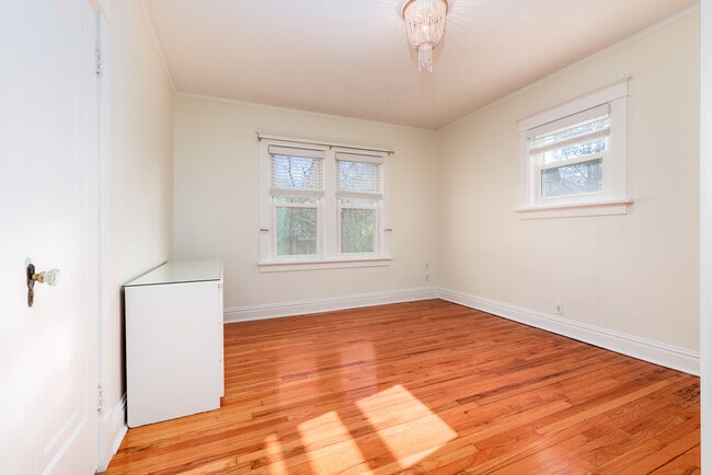 Building Photo - 516 Goethe Ave
