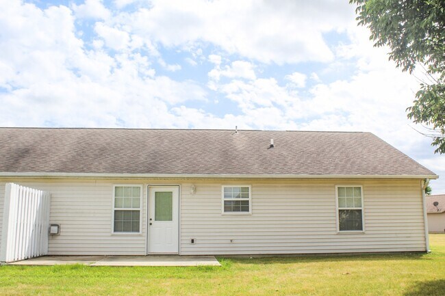 Foto del edificio - 2 bedroom and 2 bathroom property located in West Lafayette!