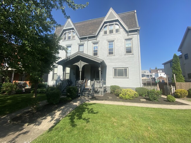 Photo - 432 S Pacific Ave Apartments