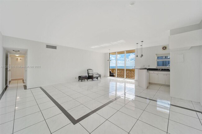 Building Photo - 4747 Collins Ave