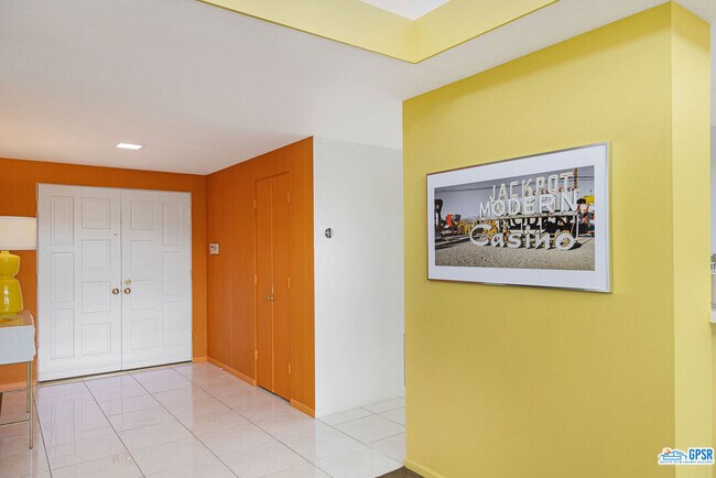 Building Photo - 2360 Madrona Dr