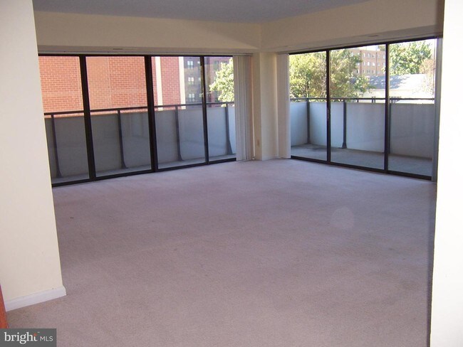 Foto del edificio - 5300 Columbia Pike