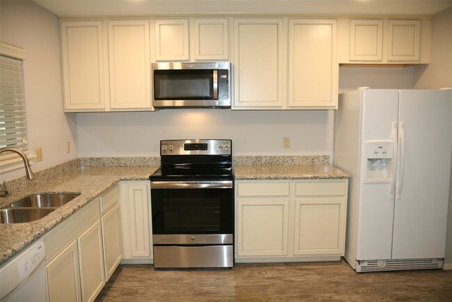 Building Photo - 3 Canyon Oak Pl