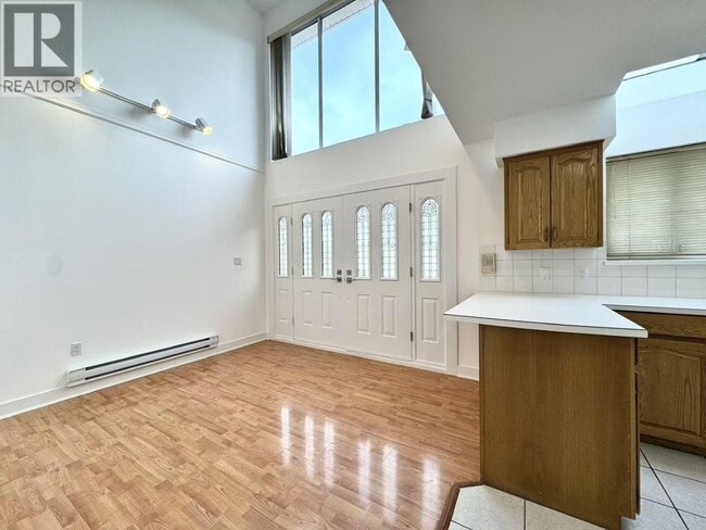 Building Photo - 1921 Harrison Dr