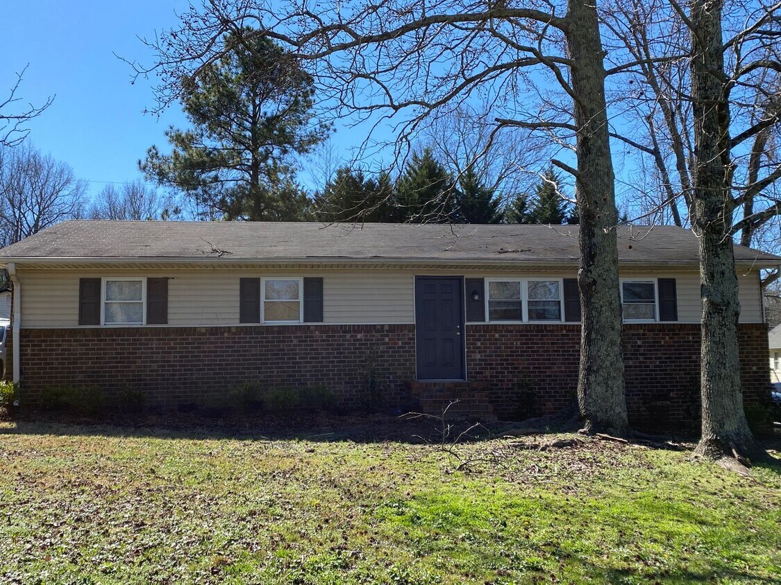 Foto principal - Adorable 2 bedroom, 1 bath duplex located ...