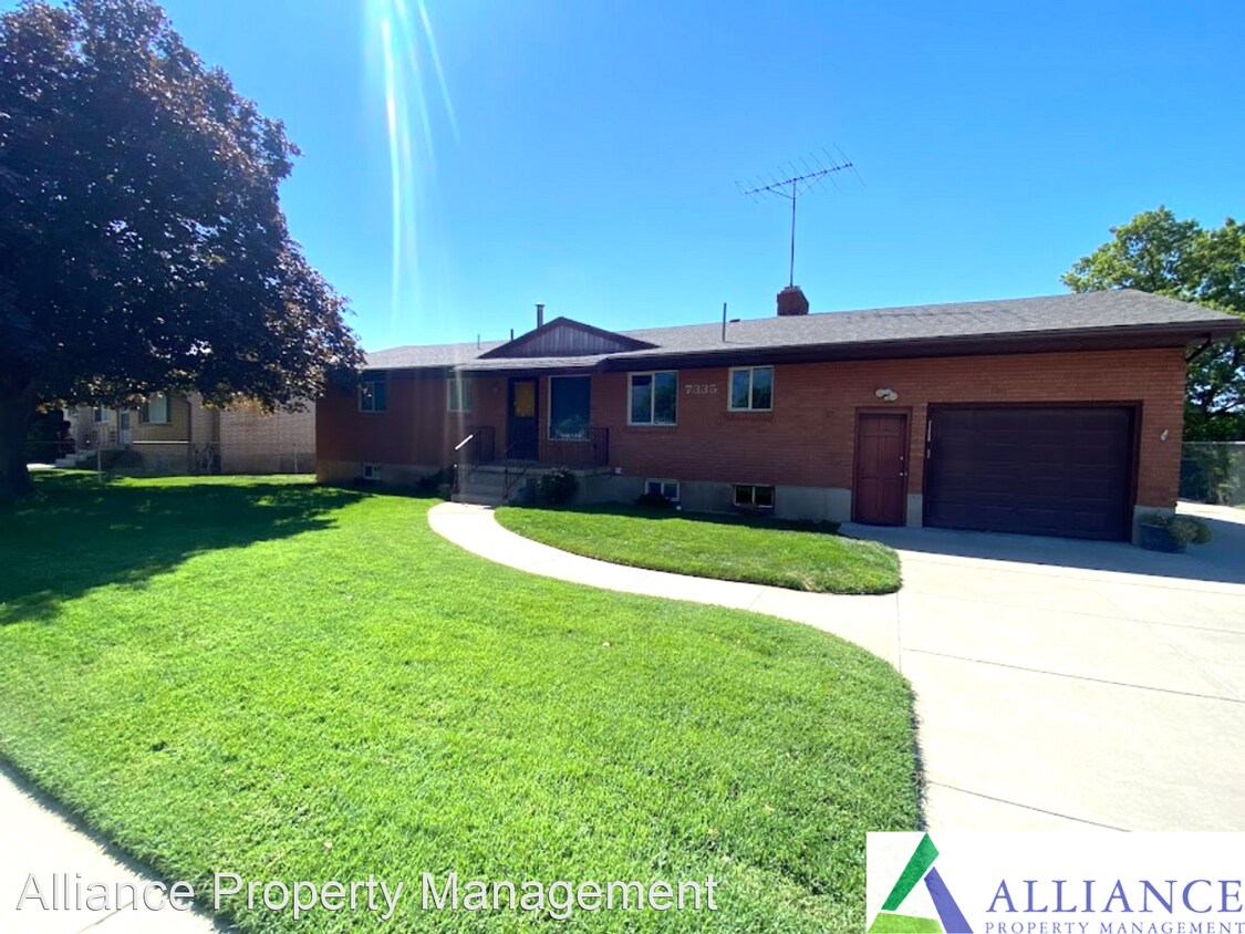 Primary Photo - 4 br, 2 bath House - 7335 S 1375 E