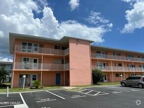 Building Photo - 721 S Beach St