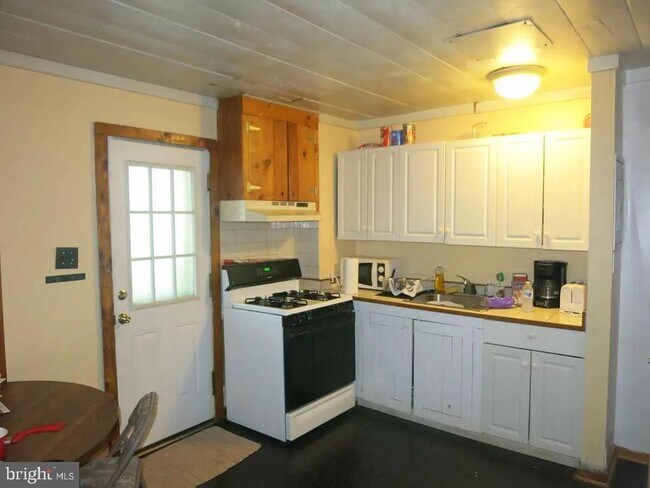 Building Photo - 404 Hannum Ave