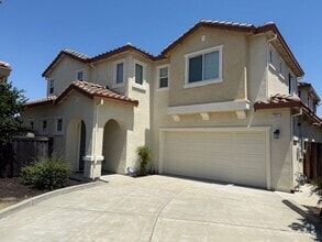Building Photo - 777 Del Mar Cir