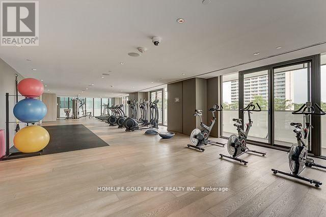 Photo du bâtiment - 200 Bloor St W