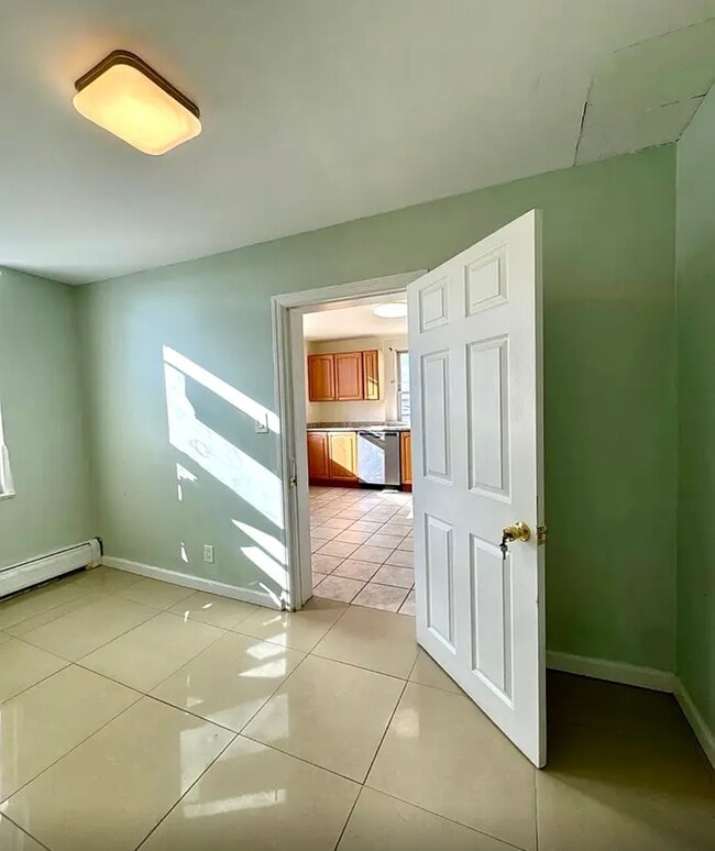 Building Photo - 1401 6th St