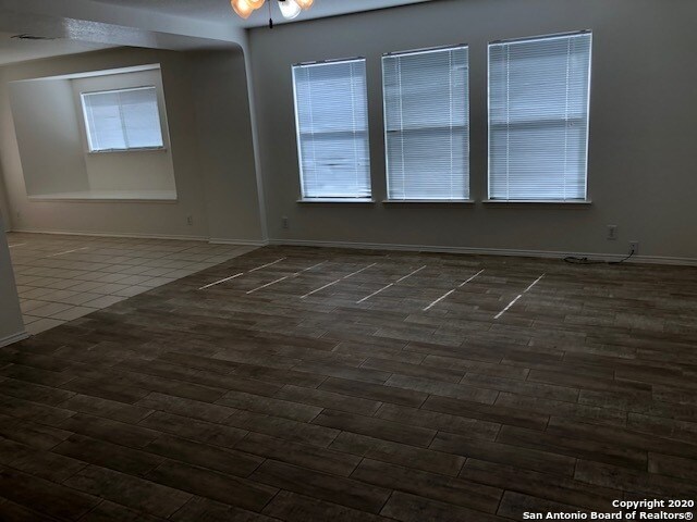 Building Photo - 111 Lauren Ln